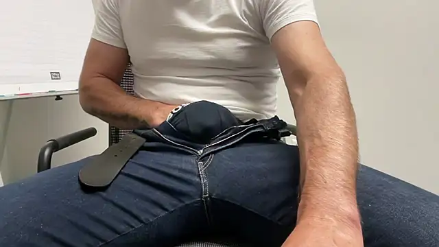 harrys74 online show from October 21, 2025, 1:54 pm