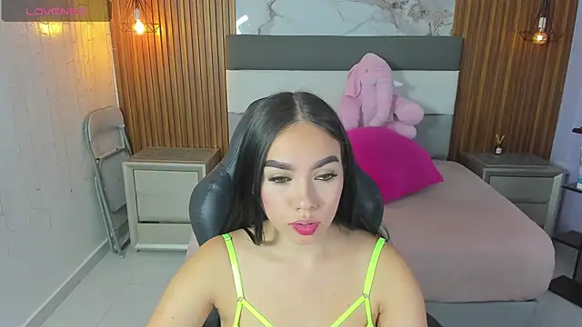 MOLLYSPENCER1 online show from March 19, 2026, 6:52 pm