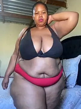 Curvycandy95 online show from June 14, 2026, 8:15 am