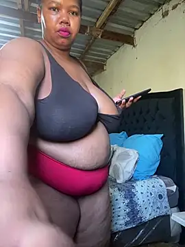Curvycandy95 online show from June 4, 2026, 6:18 am
