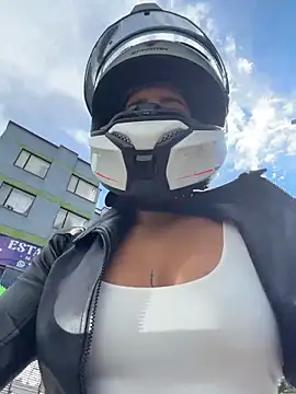 AlannaEvons online show from March 22, 2026, 8:10 pm