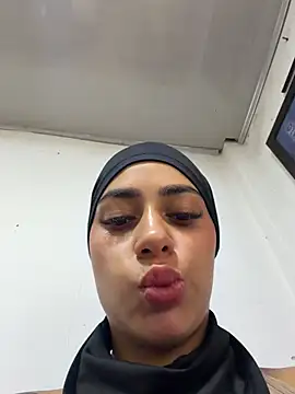 AlannaEvons online show from March 25, 2026, 7:24 pm