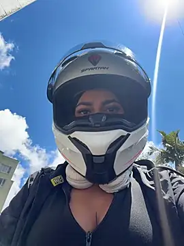 AlannaEvons online show from April 1, 2026, 6:16 pm