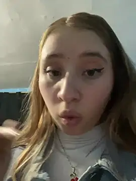 Snapshot of mia_skys chatting on January 9, 2026, 3:46 am mia skys online show from January 9, 2026, 3:46 am