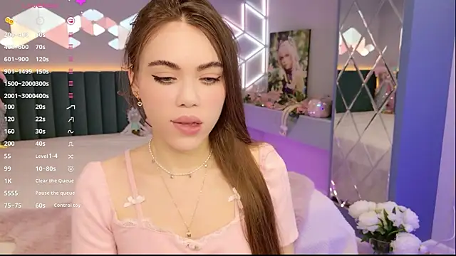 MimiFors online show from April 12, 2026, 6:22 pm