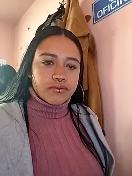 Snapshot of -Mia1 chatting on September 24, 2025, 1:28 pm -Mia1 online show from September 24, 2025, 1:28 pm