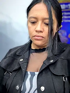 Snapshot of -Mia1 chatting on April 20, 2026, 12:08 pm -Mia1 online show from April 20, 2026, 12:08 pm