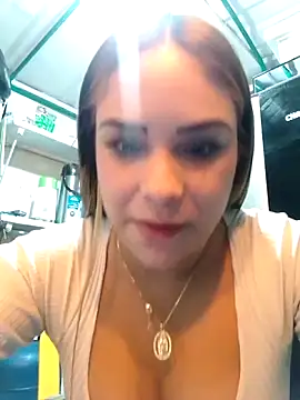Snapshot of samanta-safiye chatting on October 25, 2025, 12:43 am samanta-safiye online show from October 25, 2025, 12:43 am