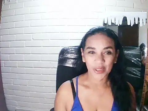 MiiaVelasquez online show from November 11, 2025, 3:56 am