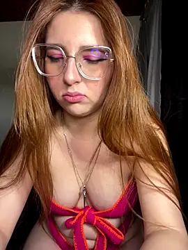 CoraVibes online show from November 28, 2025, 12:05 pm