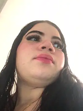 Snapshot of Kuromy_x chatting on February 3, 2026, 7:52 pm Kuromy x online show from February 3, 2026, 7:52 pm