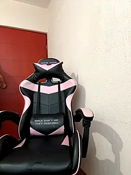 LaGueraDelMar online show from September 19, 2025, 6:23 pm