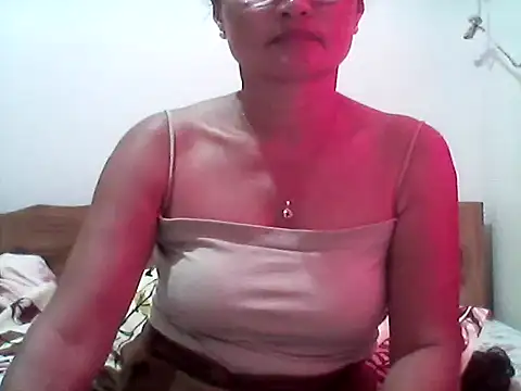 nathalie0045 online show from October 10, 2025, 6:58 am