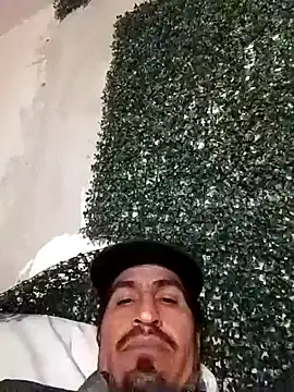 Snapshot of Arce92 chatting on March 8, 2026, 4:05 am Arce92 online show from March 8, 2026, 4:05 am