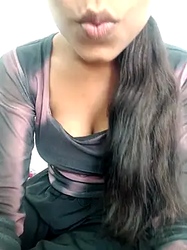 Snapshot of cute_parii_ chatting on October 1, 2025, 10:09 am cute parii  online show from October 1, 2025, 10:09 am