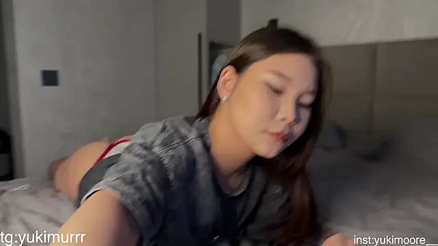 iamyuki online show from April 12, 2026, 12:25 am