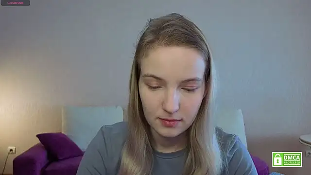 HongTomczak online show from May 14, 2026, 7:38 am