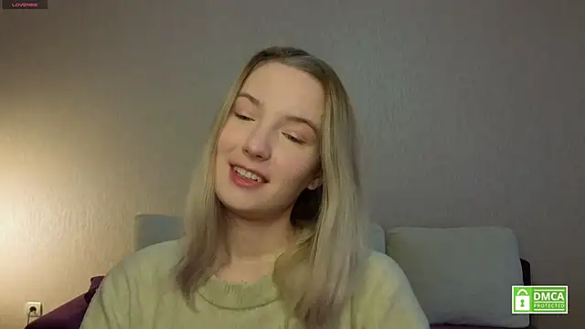 Snapshot of HongTomczak chatting on April 14, 2026, 7:35 am HongTomczak online show from April 14, 2026, 7:35 am