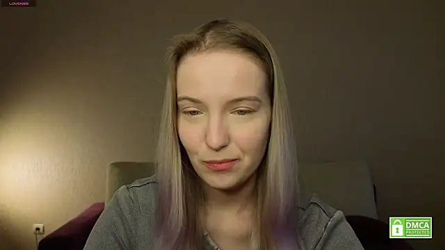 Snapshot of HongTomczak chatting on April 3, 2026, 7:37 am HongTomczak online show from April 3, 2026, 7:37 am