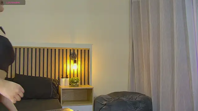 Snapshot of emma_morales_ chatting on November 24, 2025, 11:54 am emma morales online show from November 24, 2025, 11:54 am