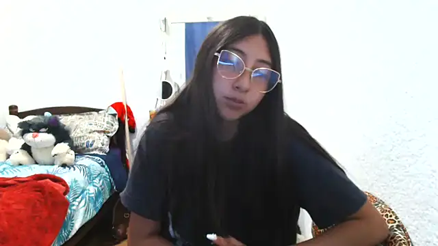 Snapshot of Nanilux chatting on September 16, 2025, 9:27 pm Nanilux online show from September 16, 2025, 9:27 pm