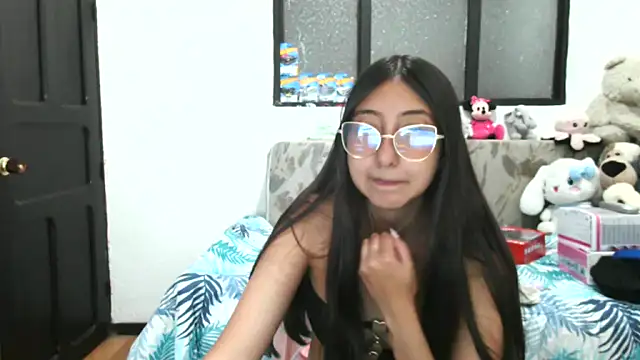 Snapshot of Nanilux chatting on September 23, 2025, 7:43 pm Nanilux online show from September 23, 2025, 7:43 pm