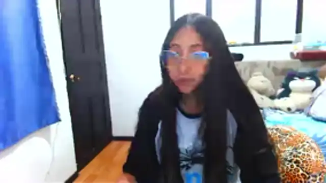 Snapshot of Nanilux chatting on October 31, 2025, 1:02 am Nanilux online show from October 31, 2025, 1:02 am