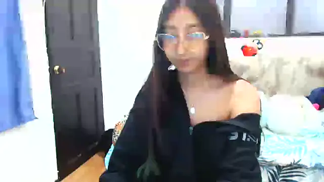 Snapshot of Nanilux chatting on October 12, 2025, 7:04 pm Nanilux online show from October 12, 2025, 7:04 pm