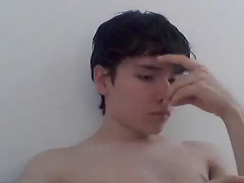 boxedtwink18 online show from September 10, 2025, 8:41 pm