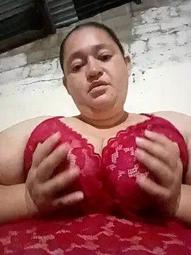 Snapshot of Sexyy-BBW chatting on October 19, 2025, 8:28 am Sexyy-BBW online show from October 19, 2025, 8:28 am