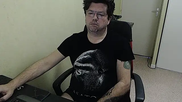 blueandwhite1 online show from January 9, 2026, 4:36 pm