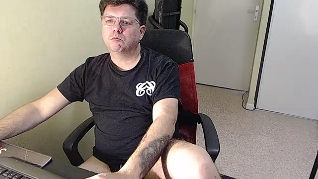 blueandwhite1 online show from January 31, 2026, 10:19 pm