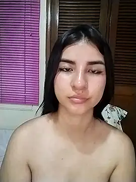 Snapshot of ioto_chiara07 chatting on October 26, 2025, 4:13 am ioto chiara07 online show from October 26, 2025, 4:13 am