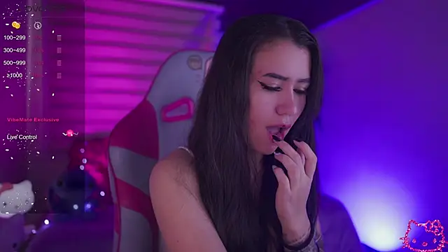  chloe moons  online show from November 6, 2025, 2:10 pm