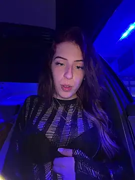 lisapeperoni online show from May 24, 2026, 2:22 am