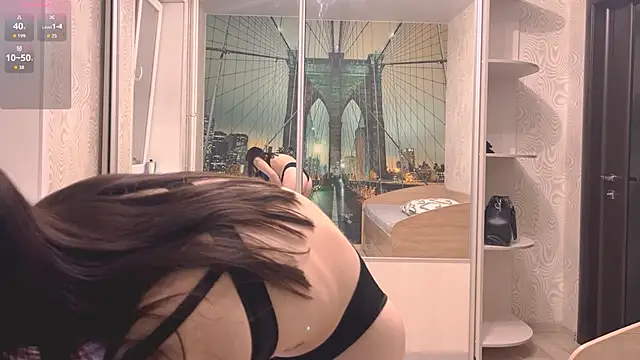 TianaWidell online show from November 2, 2025, 11:48 am