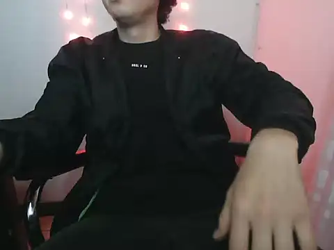 LiamMason online show from December 1, 2025, 2:45 am