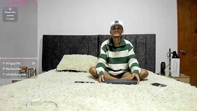 Snapshot of AlejandroLoouis chatting on September 19, 2025, 8:18 am AlejandroLoouis online show from September 19, 2025, 8:18 am