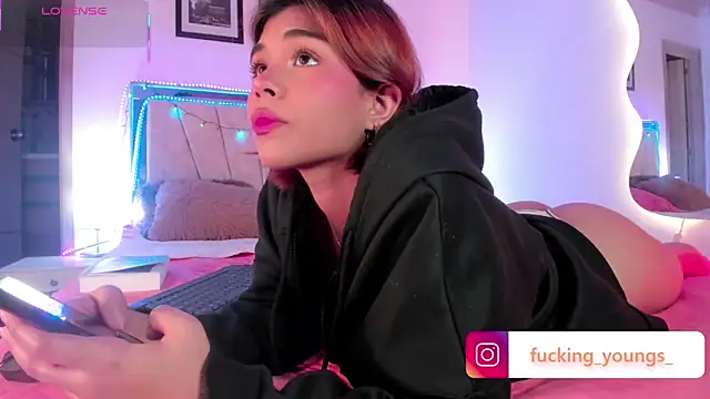 FuckingYoungs online show from December 19, 2025, 3:32 am