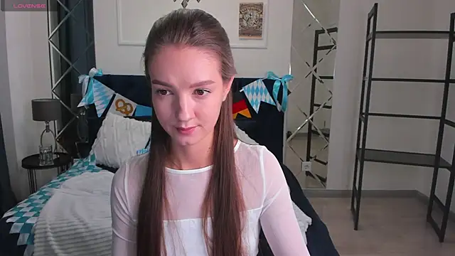 LoraSunnyy online show from September 28, 2025, 1:23 am