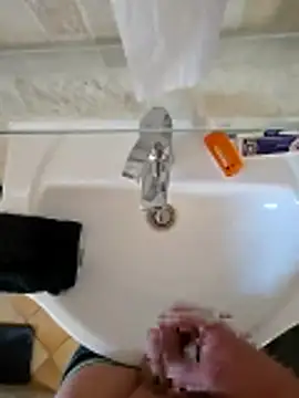 justeadeux online show from February 24, 2026, 9:21 am