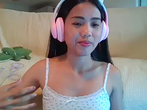 AnnewithanE online show from September 13, 2025, 5:18 am