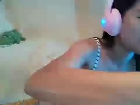 AnnewithanE online show from September 12, 2025, 3:39 am