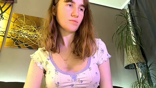 velina   online show from November 27, 2025, 8:53 pm