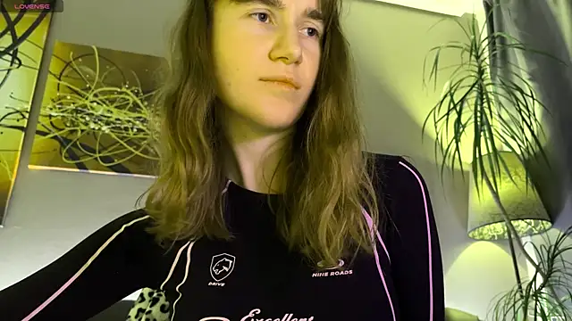 velina   online show from December 20, 2025, 10:23 pm