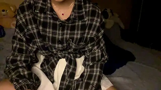 Snapshot of RayeBaj chatting on October 5, 2025, 4:42 pm RayeBaj online show from October 5, 2025, 4:42 pm