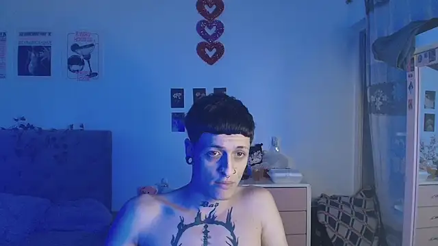 Snapshot of 2cyboy_ chatting on September 23, 2025, 8:27 pm 2cyboy  online show from September 23, 2025, 8:27 pm