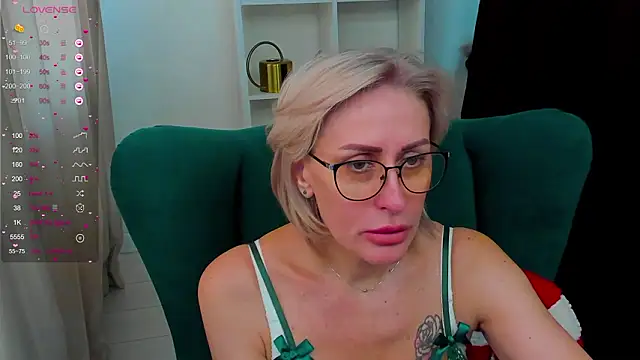 Snapshot of PamellaMurphy chatting on March 2, 2026, 4:24 am PamellaMurphy online show from March 2, 2026, 4:24 am