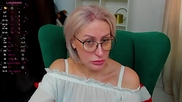 Snapshot of PamellaMurphy chatting on February 27, 2026, 4:12 am PamellaMurphy online show from February 27, 2026, 4:12 am