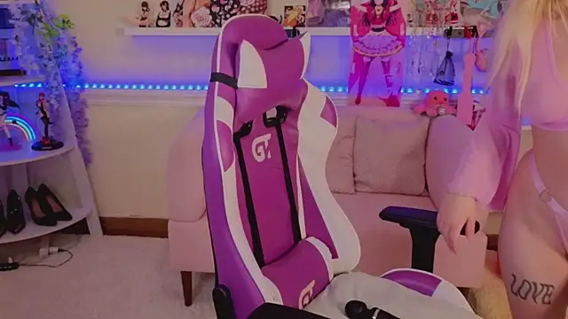 Sonia Meow online show from November 11, 2025, 6:30 am